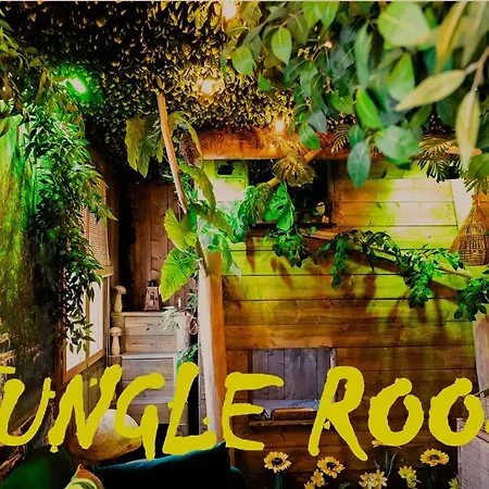 Gasthuis Les De Paulette A Theme La Jungle